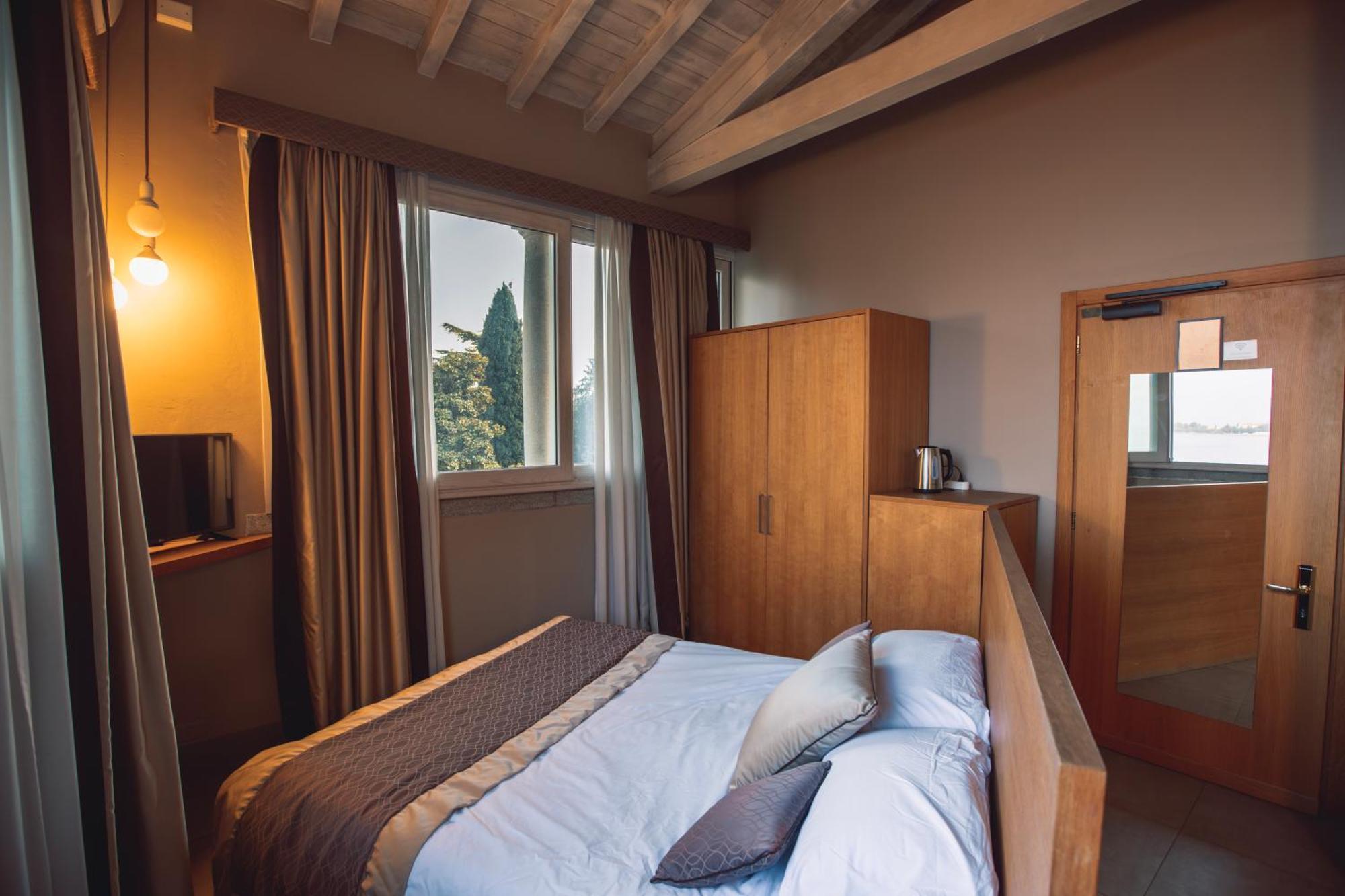 Hotel Villa Maria Au Lac - Estella Hotels Italia Toscolano Maderno Exterior foto